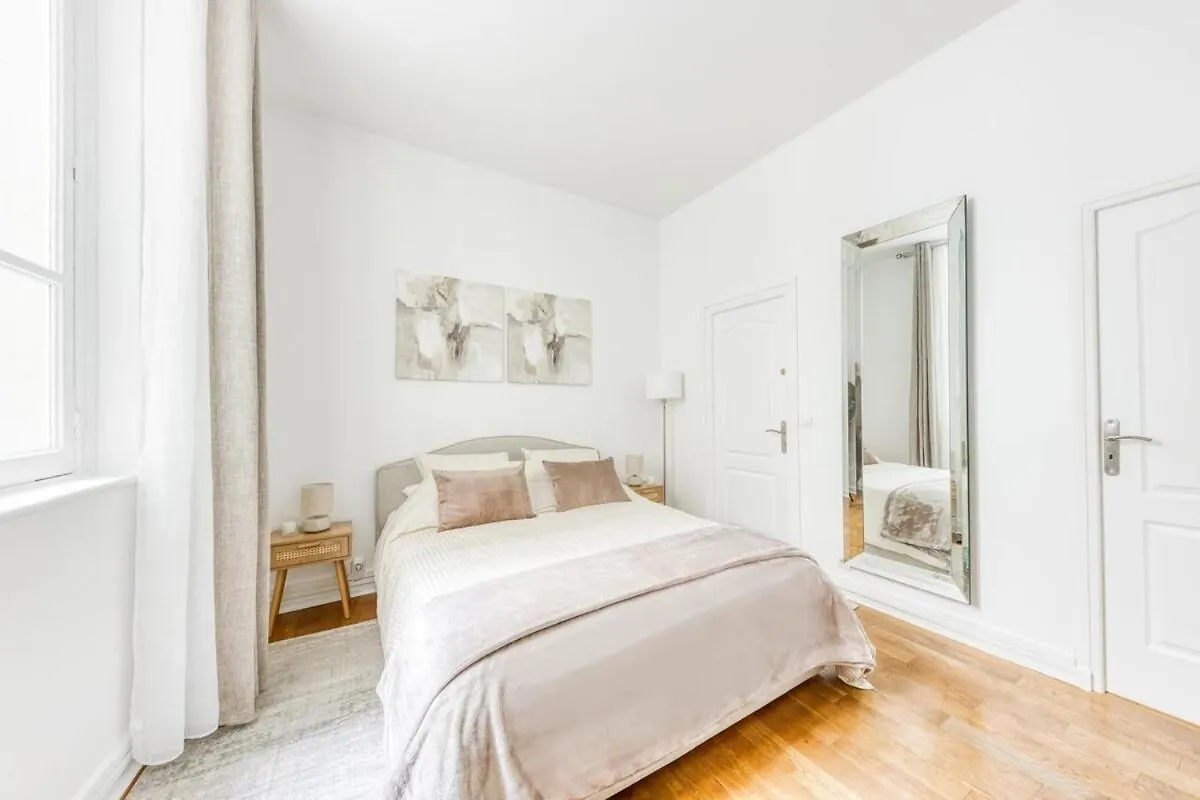 Apartment Arc & Luxe Champs-Elysees Paris